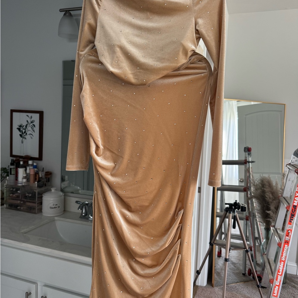 Line and Dot. Elegant Long Sleeve Ruched Maxi Dress in Champagne